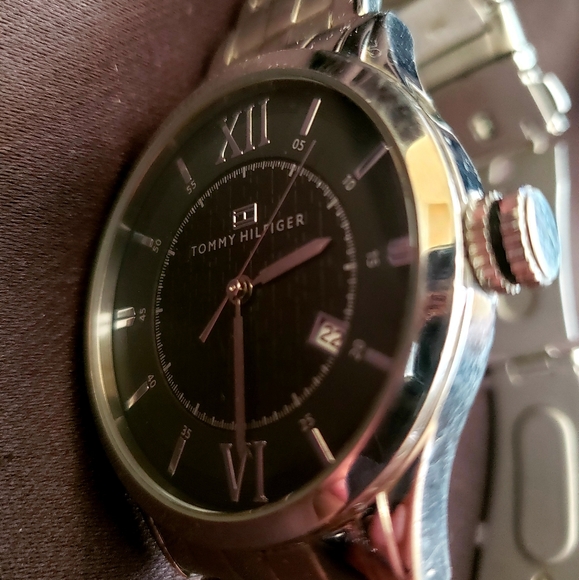 Silver Tommy Hilfiger watch - Picture 2 of 2